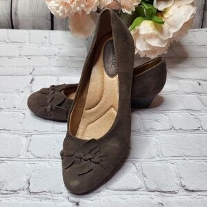 Earth Shoes Brown Suede Leather Wedge Pump Shoe Size 7 Teaberry Dark Taupe